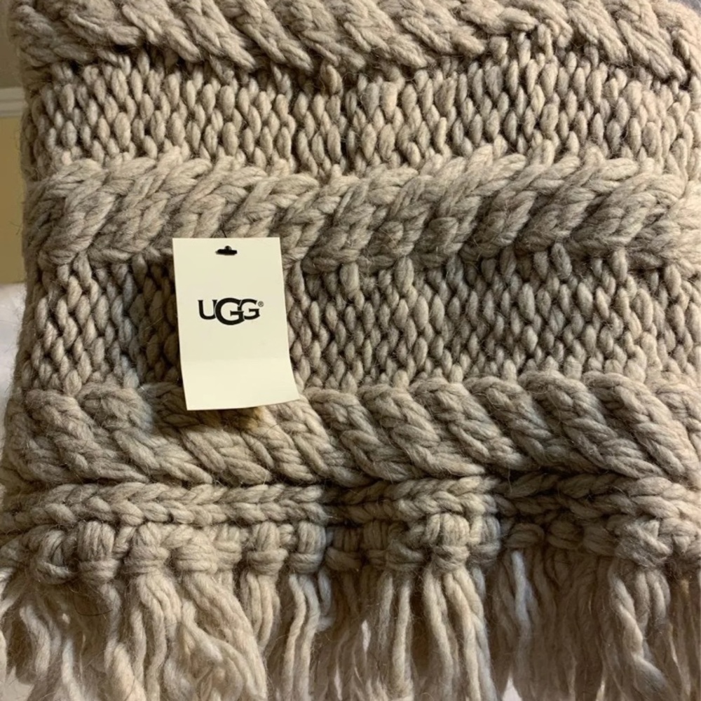 Overhead neck warmer